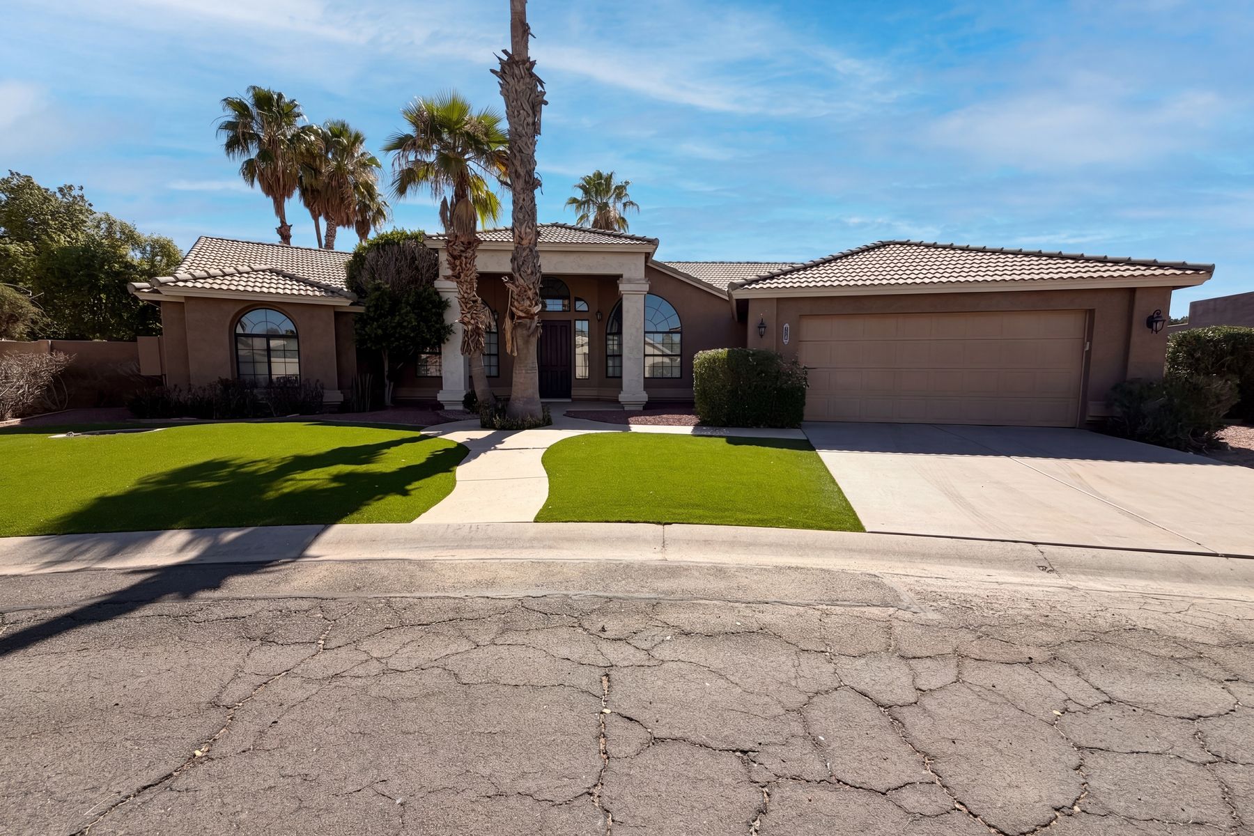 Photo 1 of 1207 E Clearview Dr