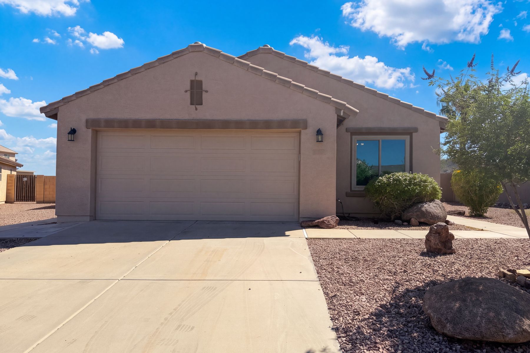 Photo 1 of 859 W Desert Seasons Dr