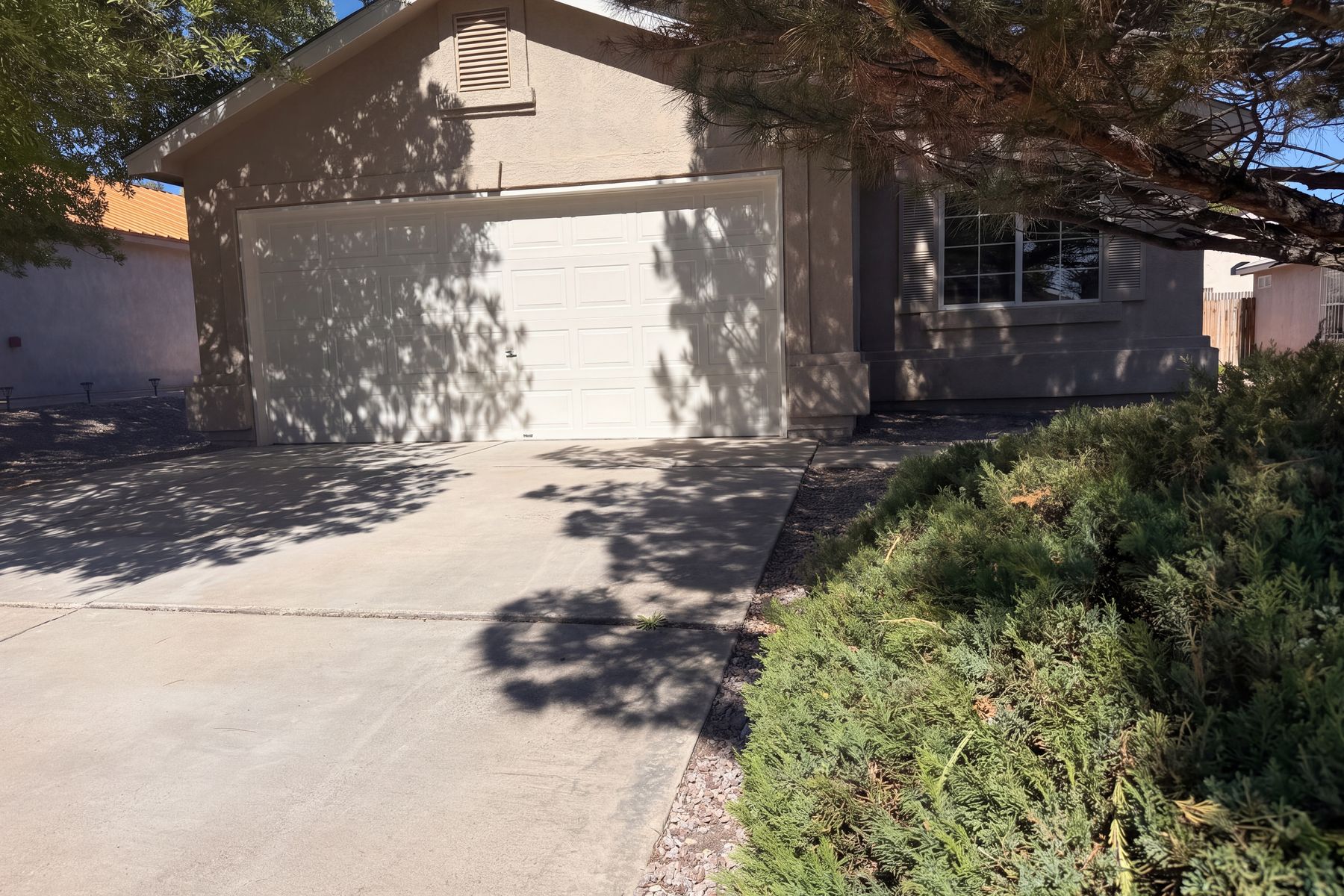 Photo 1 of 633 Autumn Meadows Dr NE