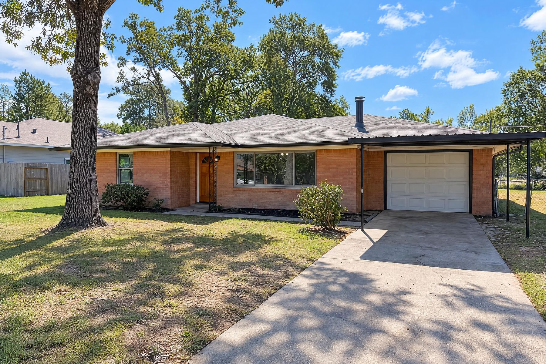 Photo 1 of 304 Helen St
