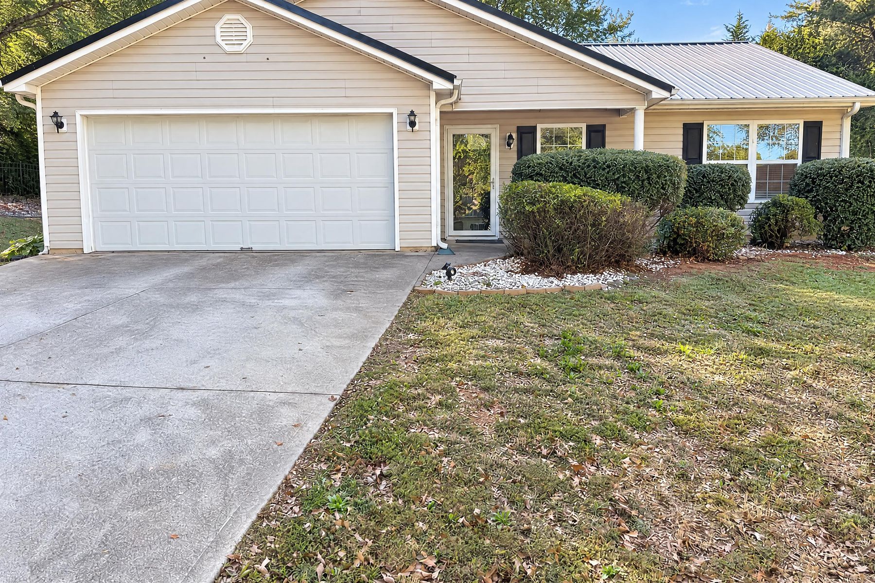Photo 1 of 115 Bridgeview Dr