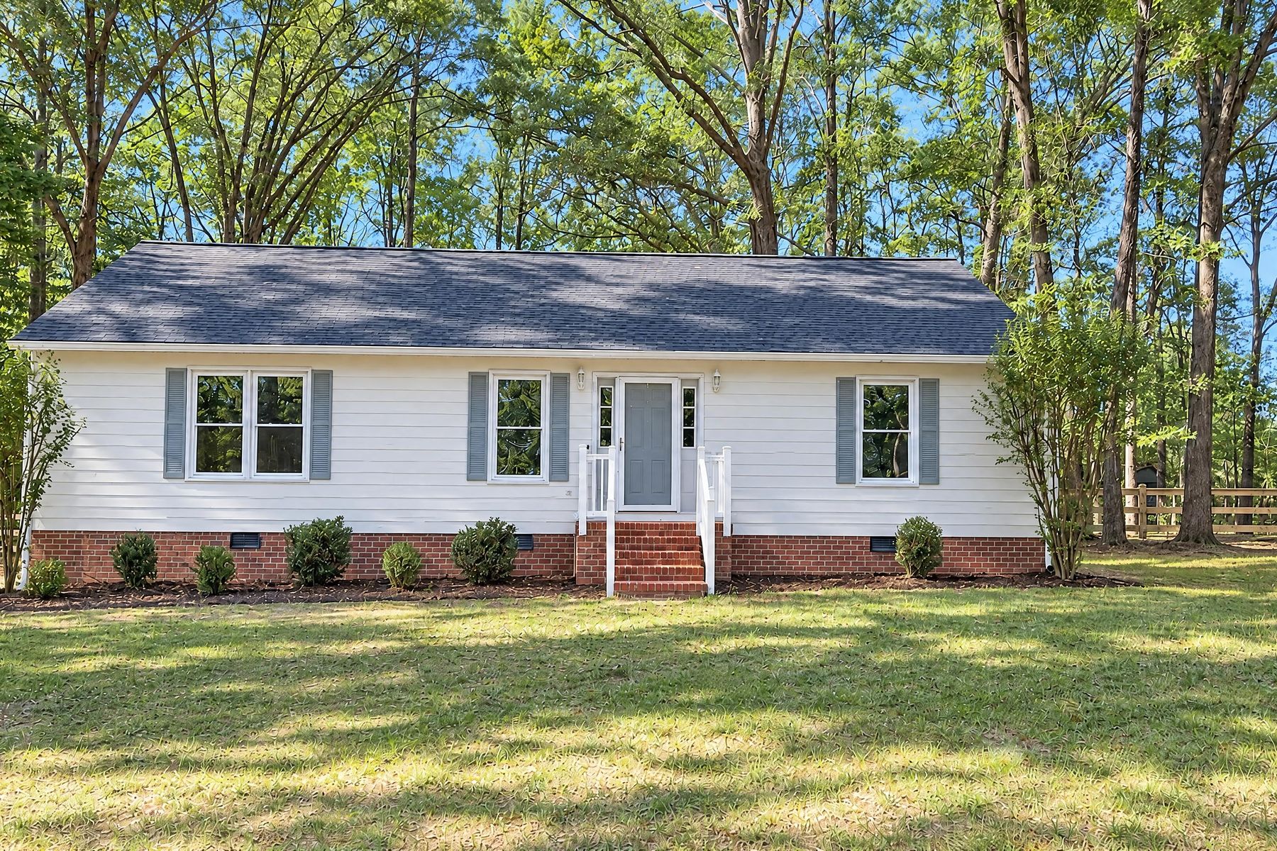 Photo 1 of 207 La Mae Cir