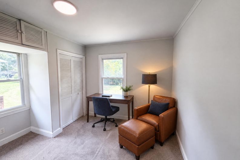 Photo 12 of 21 of 704 Morningside Dr, Mount Holly, NC