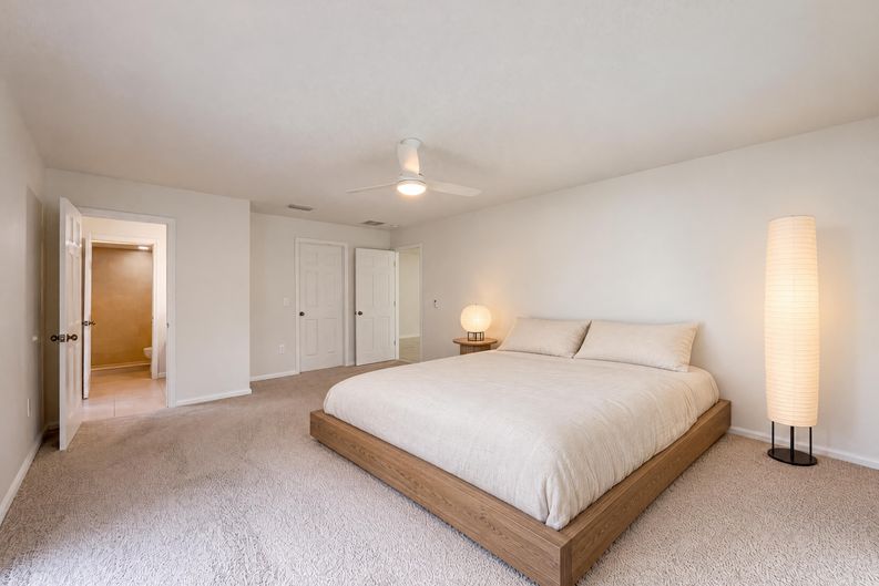 Photo 4 of 21 of 8022 Timber Lake Ln, Sarasota, FL