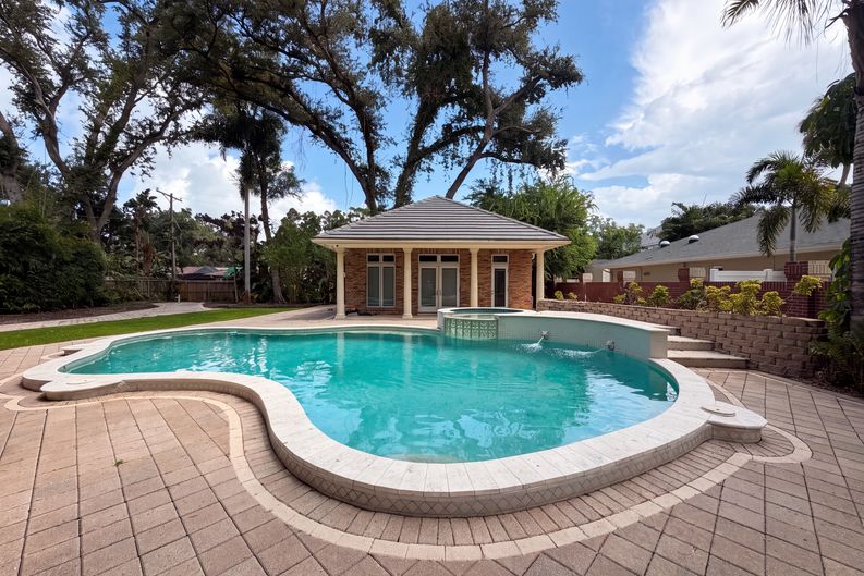 Photo 8 of 59 of 4407 W Dale Ave, Tampa, FL