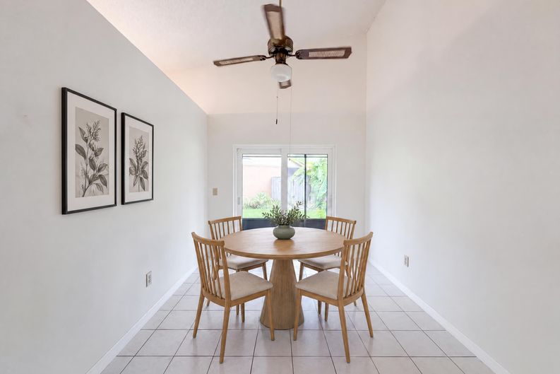 Photo 12 of 17 of 11648 Hidden Hollow Cir, Tampa, FL