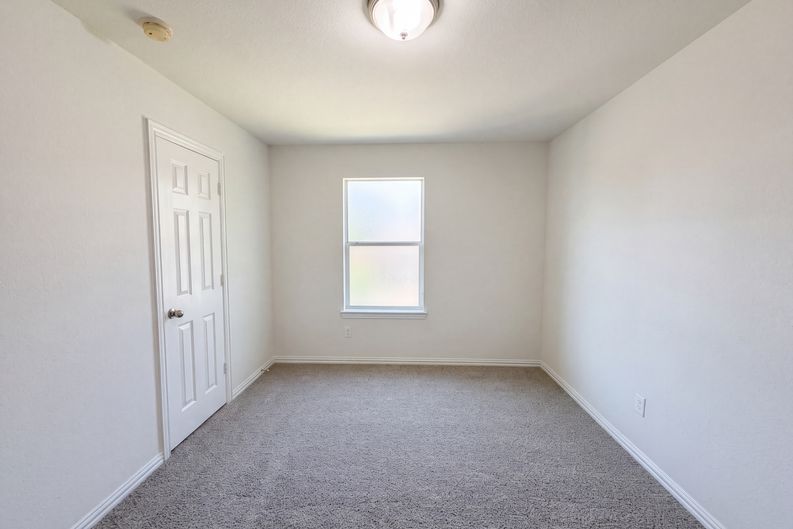 Photo 15 of 25 of 1421 Sparrow Dr, Little Elm, TX