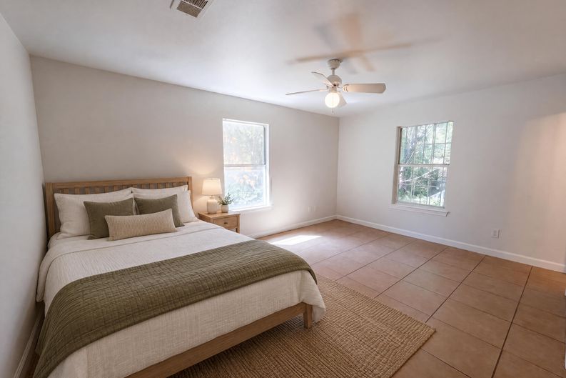 Photo 10 of 17 of 1322 E Waco Ave, Dallas, TX