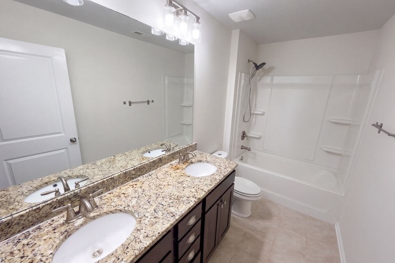 Photo 13 of 17 of 5015 Sea Cliff Ln, Lancaster, SC
