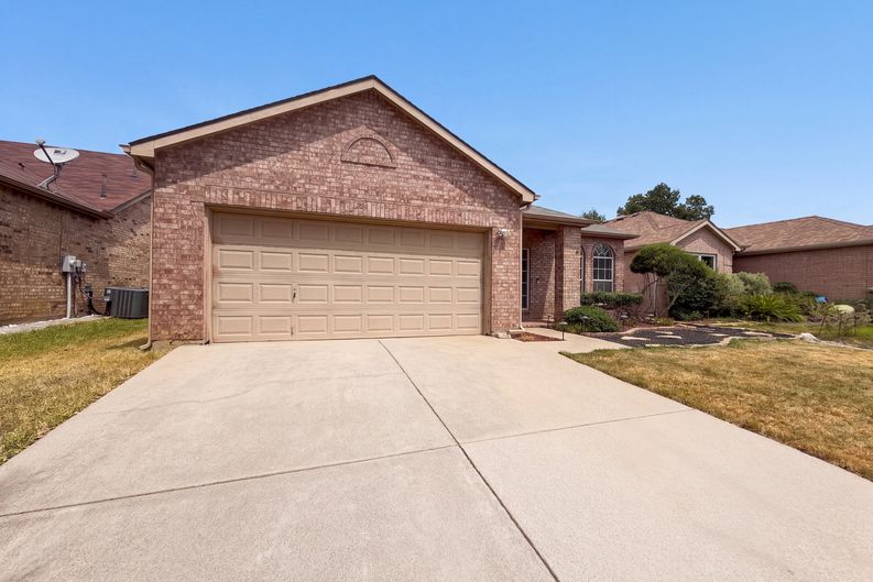 Photo 23 of 27 of 12609 Black Cherry Ln, Euless, TX