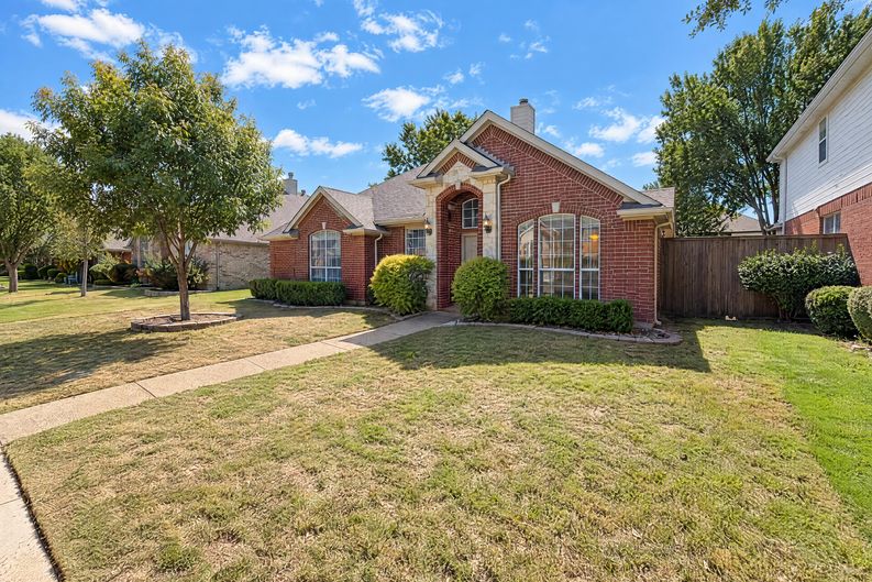 Photo 17 of 18 of 9911 Max Ln, Frisco, TX