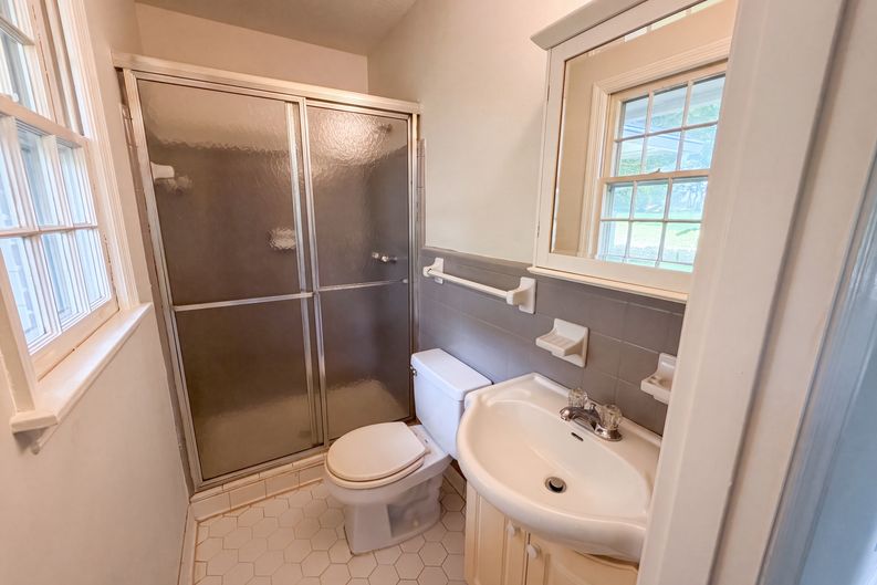 Photo 17 of 21 of 1276 Robin Rd NE, Conyers, GA