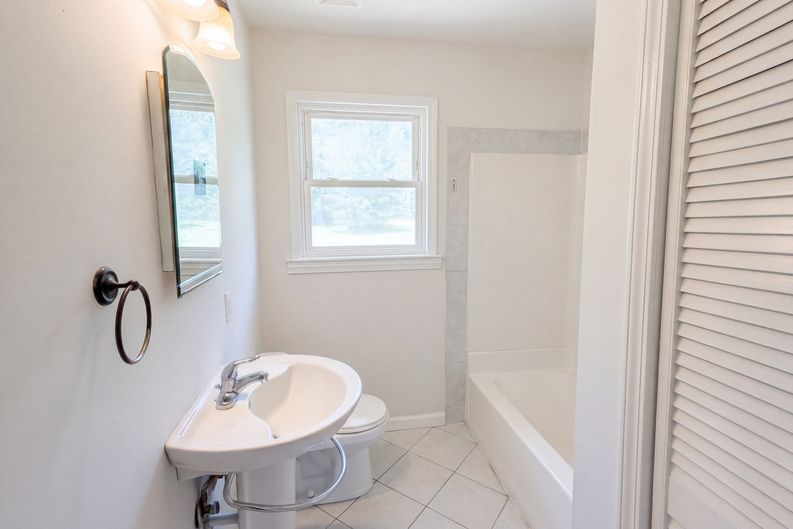 Photo 6 of 16 of 314 Langston Dr, Greenville, SC