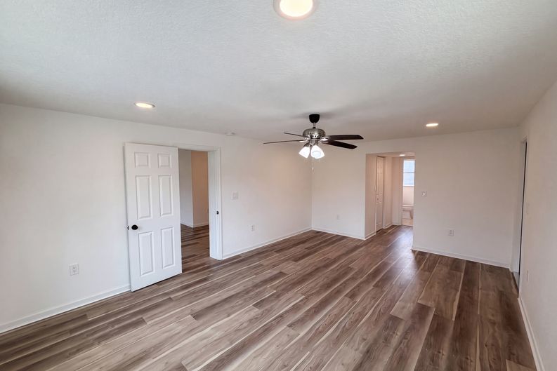 Photo 4 of 19 of 567 Baywood Dr N, Dunedin, FL