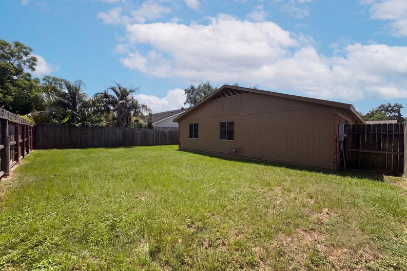 Photo 16 of 17 of 5602 Briarwood Forest Dr, Houston, TX