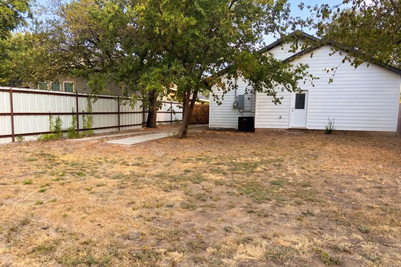 Photo 39 of 45 of 1903 Elizabeth Ave, Wichita Falls, TX
