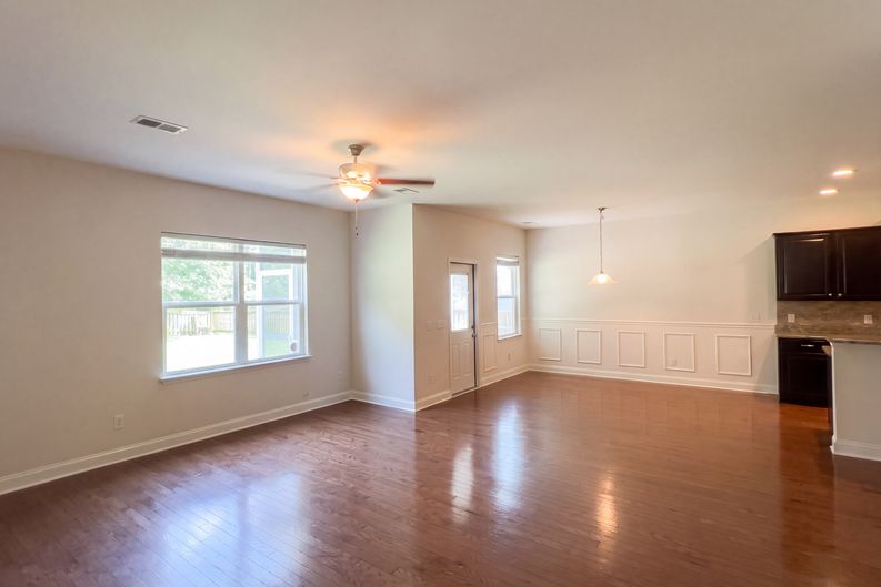 Photo 7 of 42 of 301 Decatur Dr, Summerville, SC