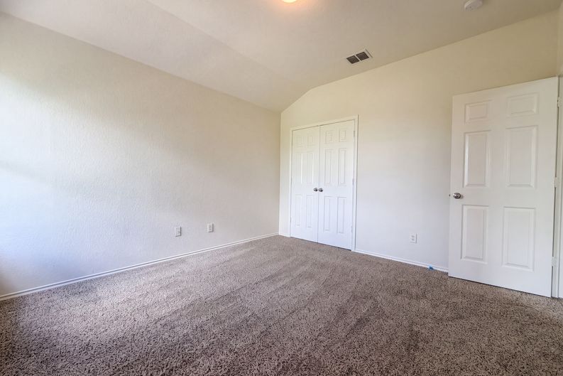 Photo 12 of 21 of 3765 Columbia Dr, Cibolo, TX