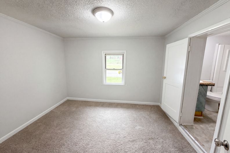 Photo 4 of 21 of 237 Geddis Rd, Inman, SC