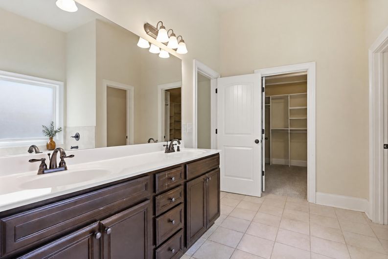 Photo 31 of 44 of 157 Ashbury Cir, Dallas, GA