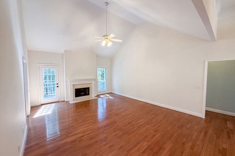 Photo 3 of 20 of 940 Cider Ridge Ct, Clarkesville, GA