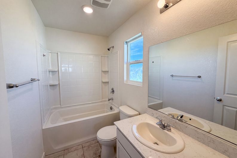 Photo 17 of 27 of 8224 Kossum Way, Elk Grove, CA