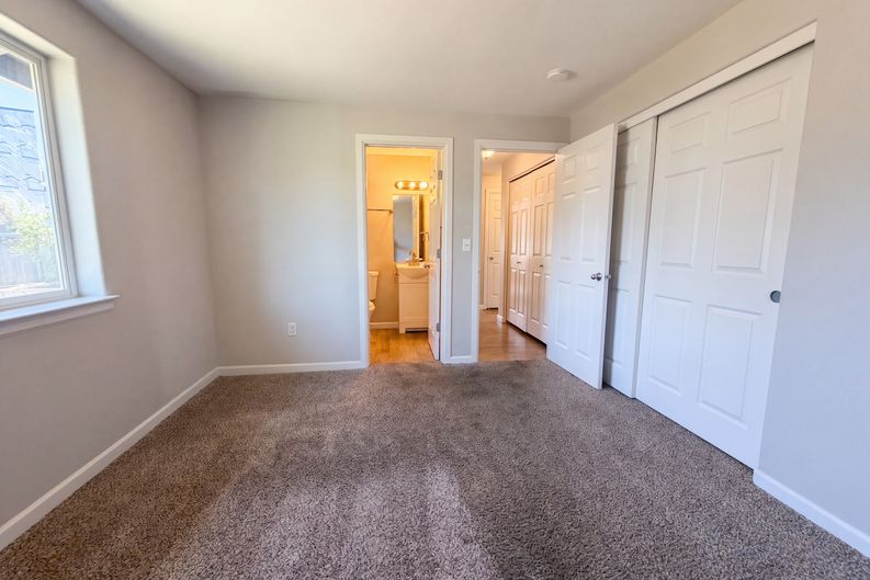 Photo 4 of 17 of 3042 Colleen St NE, Salem, OR