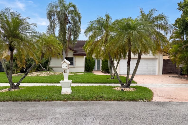 Photo 20 of 25 of 16571 SW 145th Ave, Miami, FL