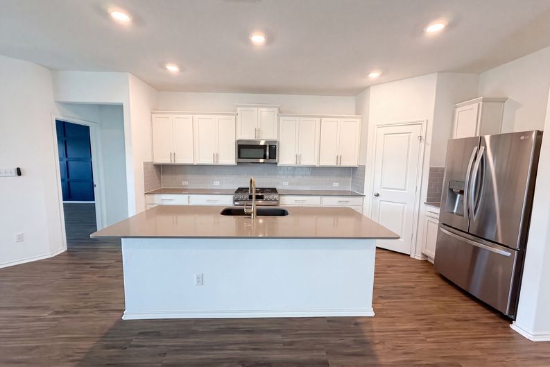 Photo 6 of 16 of 424 Wolf Springs Rd, Georgetown, TX