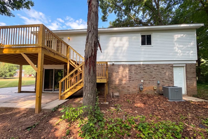 Photo 5 of 19 of 1716 Timberlane St, Gastonia, NC