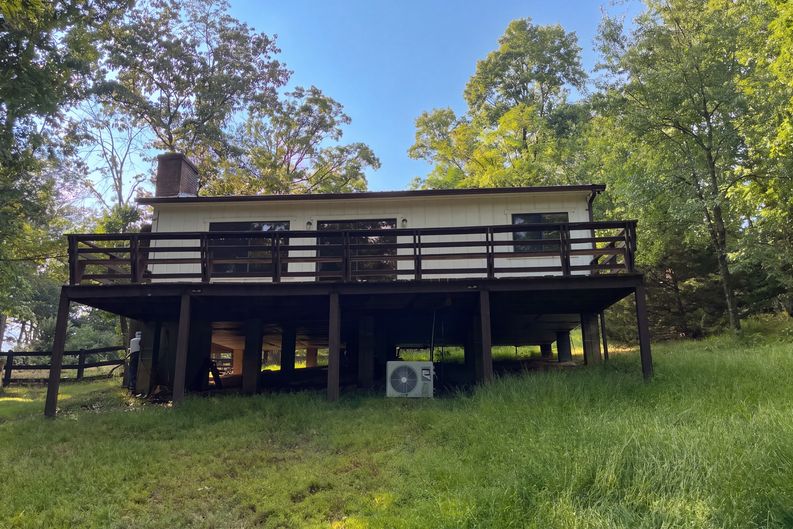 Photo 18 of 23 of 816 Hilltop Ln, Mount Jackson, VA