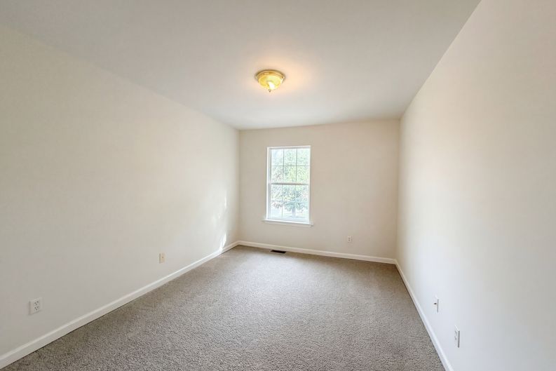 Photo 12 of 33 of 403 Heath Pl, Smyrna, TN