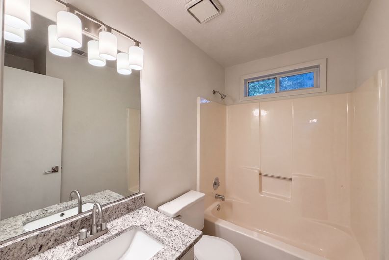 Photo 16 of 22 of 5857 Mistyview Dr, Rex, GA