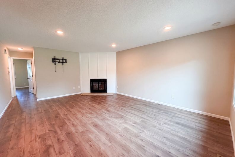 Photo 6 of 18 of 13397 Hughes Ct, Apple Valley, MN