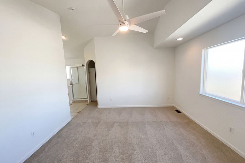 Photo 4 of 20 of 9686 Fairwood St, Littleton, CO