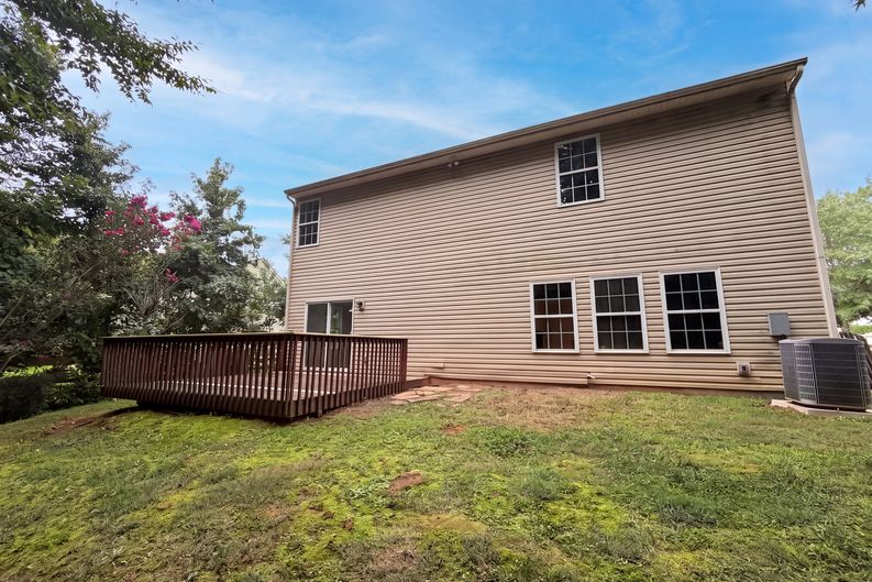 Photo 15 of 18 of 127 Edgington St, Mooresville, NC