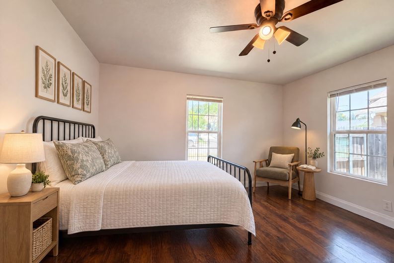 Photo 4 of 17 of 2832 Avenue I, Fort Worth, TX