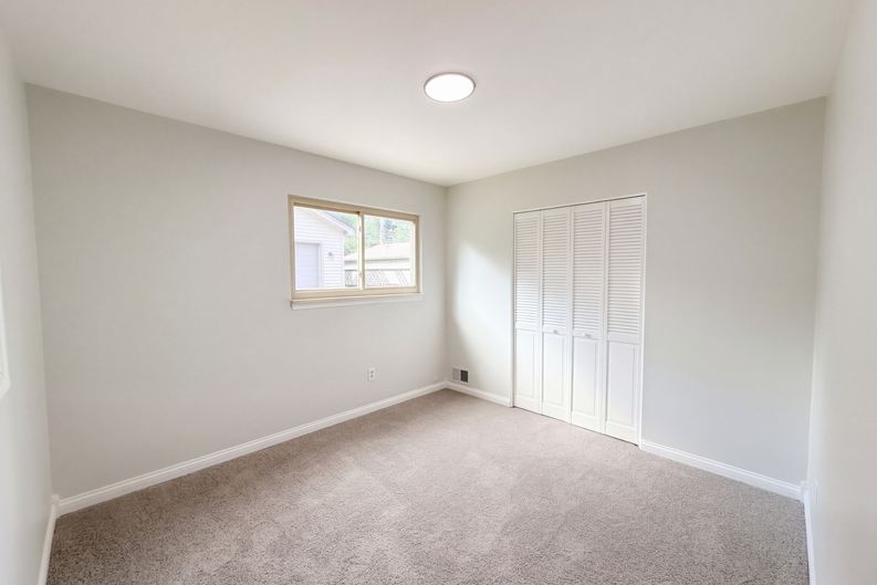 Photo 10 of 17 of 16108 Ziegler St, Taylor, MI