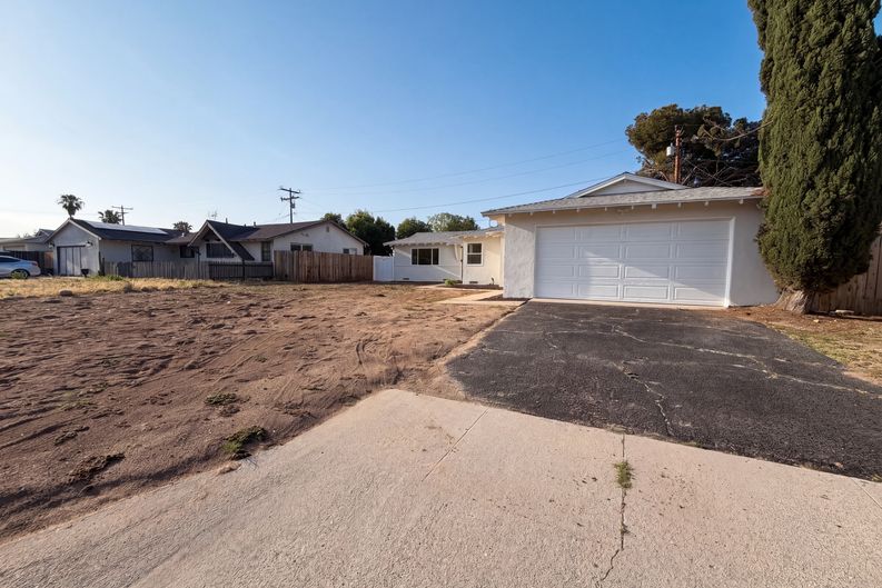 Photo 15 of 17 of 27807 Pluto St, Highland, CA