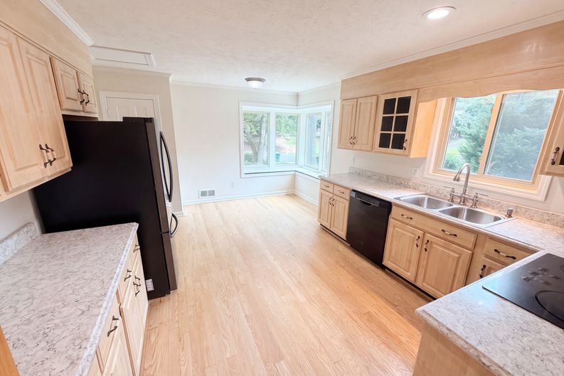 Photo 11 of 40 of 3962 Spalding Holw, Peachtree Corners, GA
