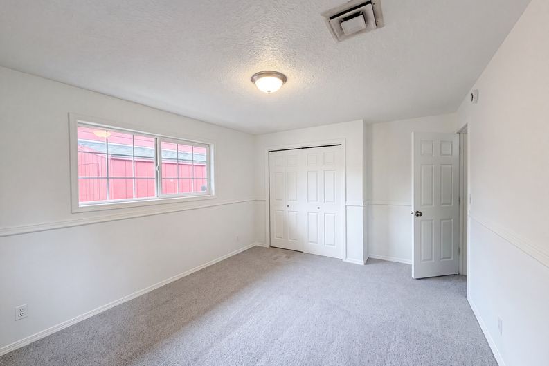 Photo 11 of 22 of 3333 17th Ave, Forest Grove, OR