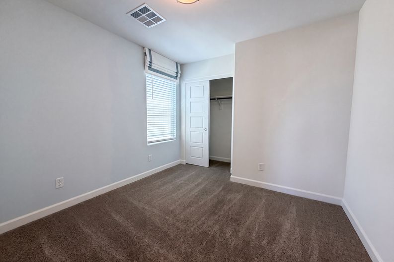 Photo 11 of 19 of 541 Bellum Dr, Henderson, NV