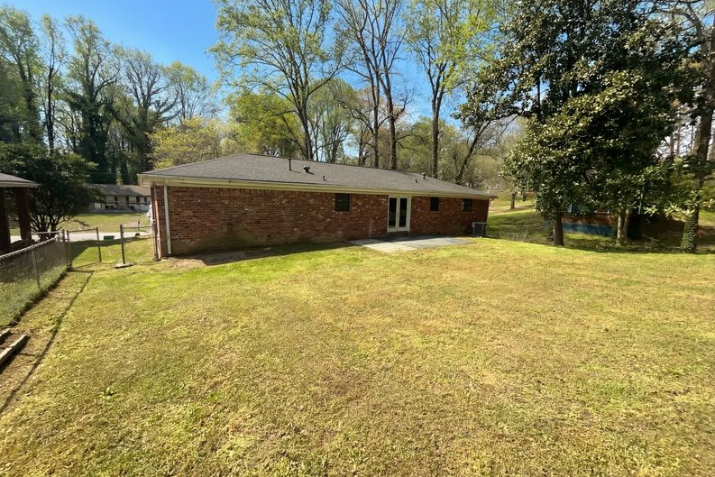 Photo 7 of 19 of 2855 Jerome Rd, Atlanta, GA