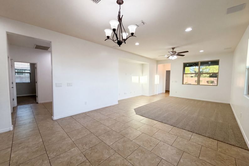 Photo 3 of 23 of 112 E Bernie Ln, Gilbert, AZ