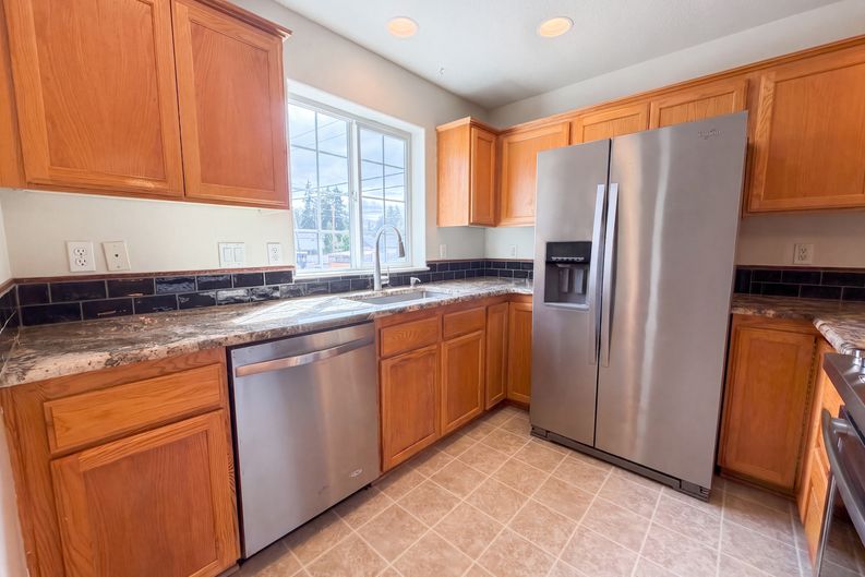 Photo 6 of 21 of 12103 SE Harold St, Portland, OR