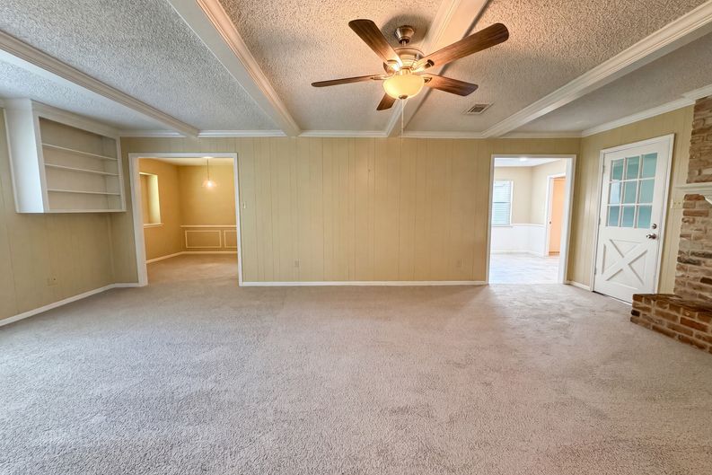 Photo 12 of 26 of 17406 Ridge Top Dr, Houston, TX