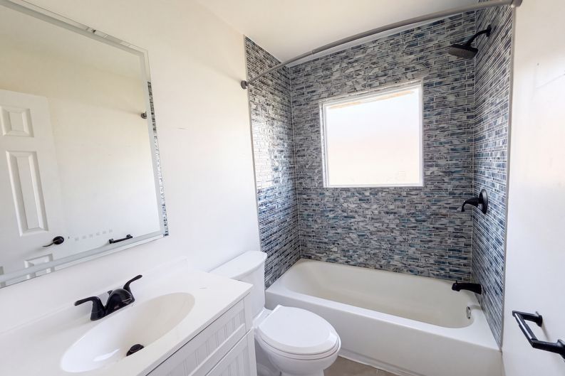 Photo 13 of 20 of 946 N Logan St, Gaffney, SC
