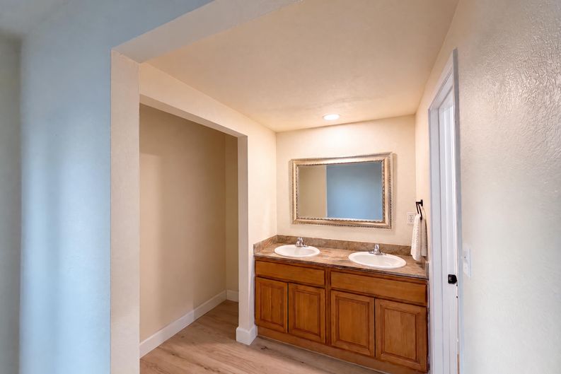 Photo 25 of 40 of 208 Touchstone Pl, West Sacramento, CA