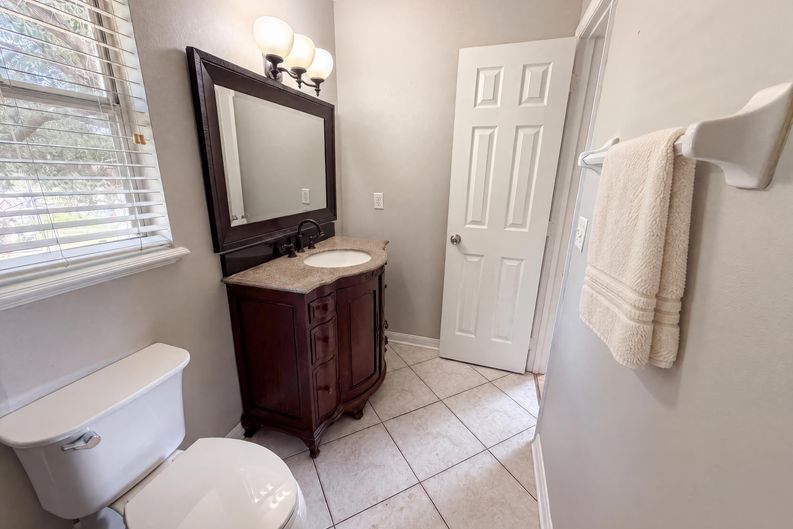 Photo 21 of 29 of 17802 Jefferson St, Oakland, FL