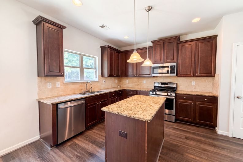 Photo 8 of 29 of 2182 Apple Orchard Way, Austell, GA